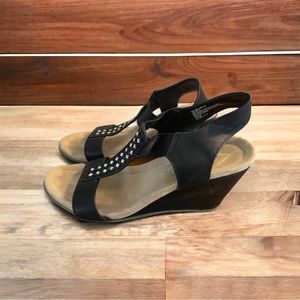 Women’s St. John's Bay Black Wedge Sandals Heels 8m (3in) size : 7W
